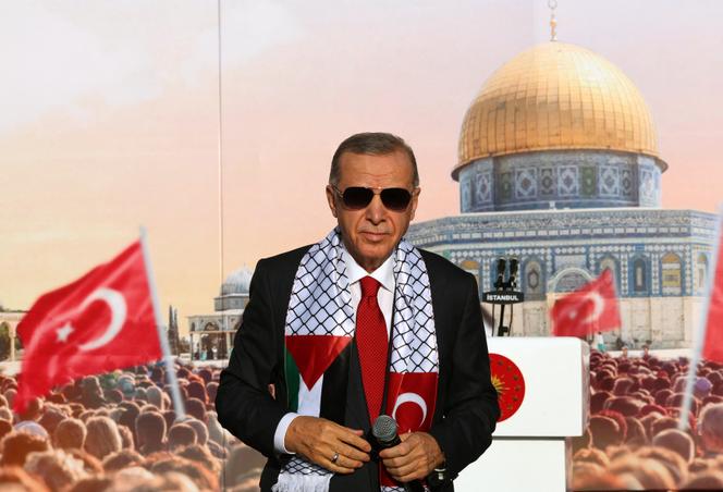 Le président turc Recep Tayyip Erdogan lors d’un rassemblement organisé par le parti AKP en solidarité avec les Palestiniens de Gaza, à Istanbul, le 28 octobre 2023.